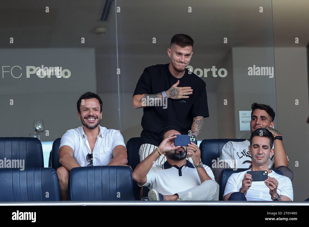Otávio, joueur d'Al Nassr, visite son ancien stade, Dragon Stadium, Porto, Portugal. 8 octobre 2023. Banque D'Images
