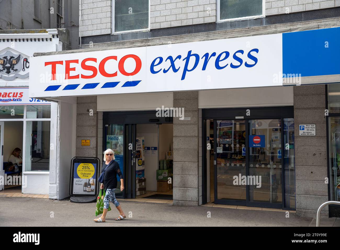 Supermarché Tesco Express épicerie à Falmouth, Cornouailles, Angleterre, Royaume-Uni Banque D'Images