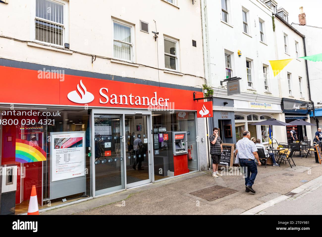 Succursale bancaire Santander à Falmouth, Cornouailles, Angleterre, 2023 Banque D'Images