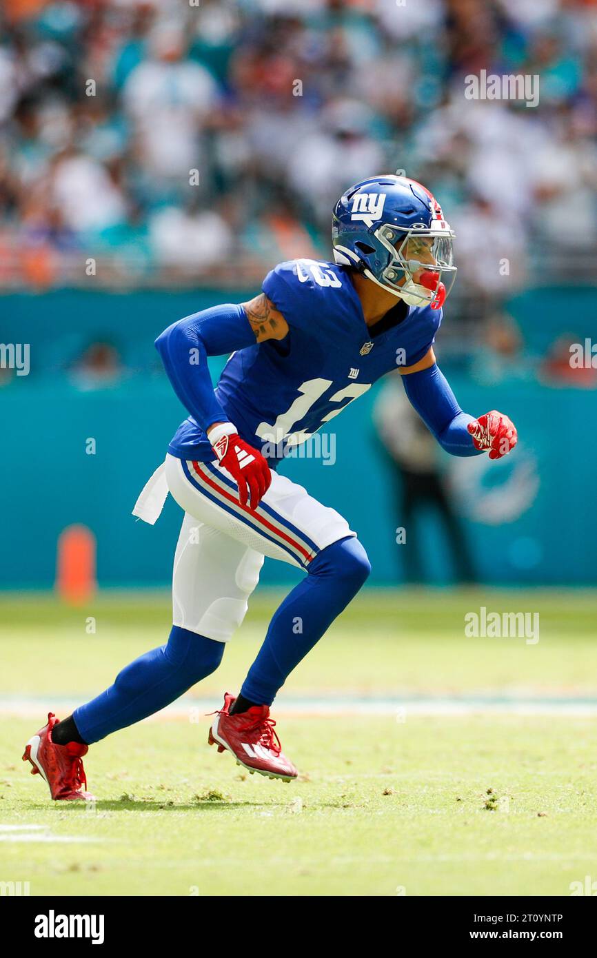 Le Wide Receiver des Giants de New York, Jalin Hyatt (13 ans), court un parcours lors d'un match de saison régulière contre les Dolphins de Miami, dimanche 8 octobre 2023, à Hard Banque D'Images