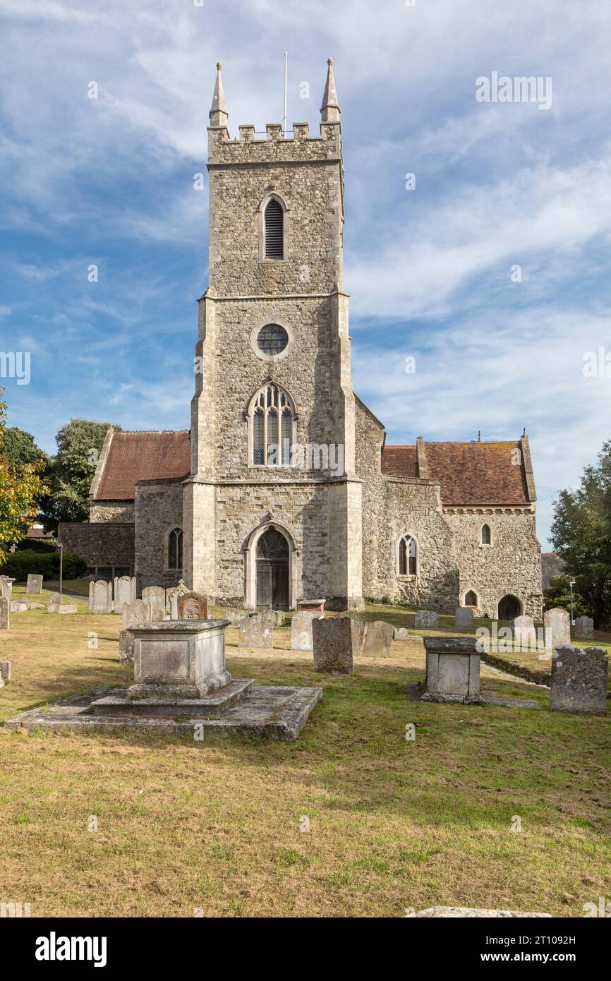 Église St Leonards et cimetière à Hythe, Kent. Banque D'Images