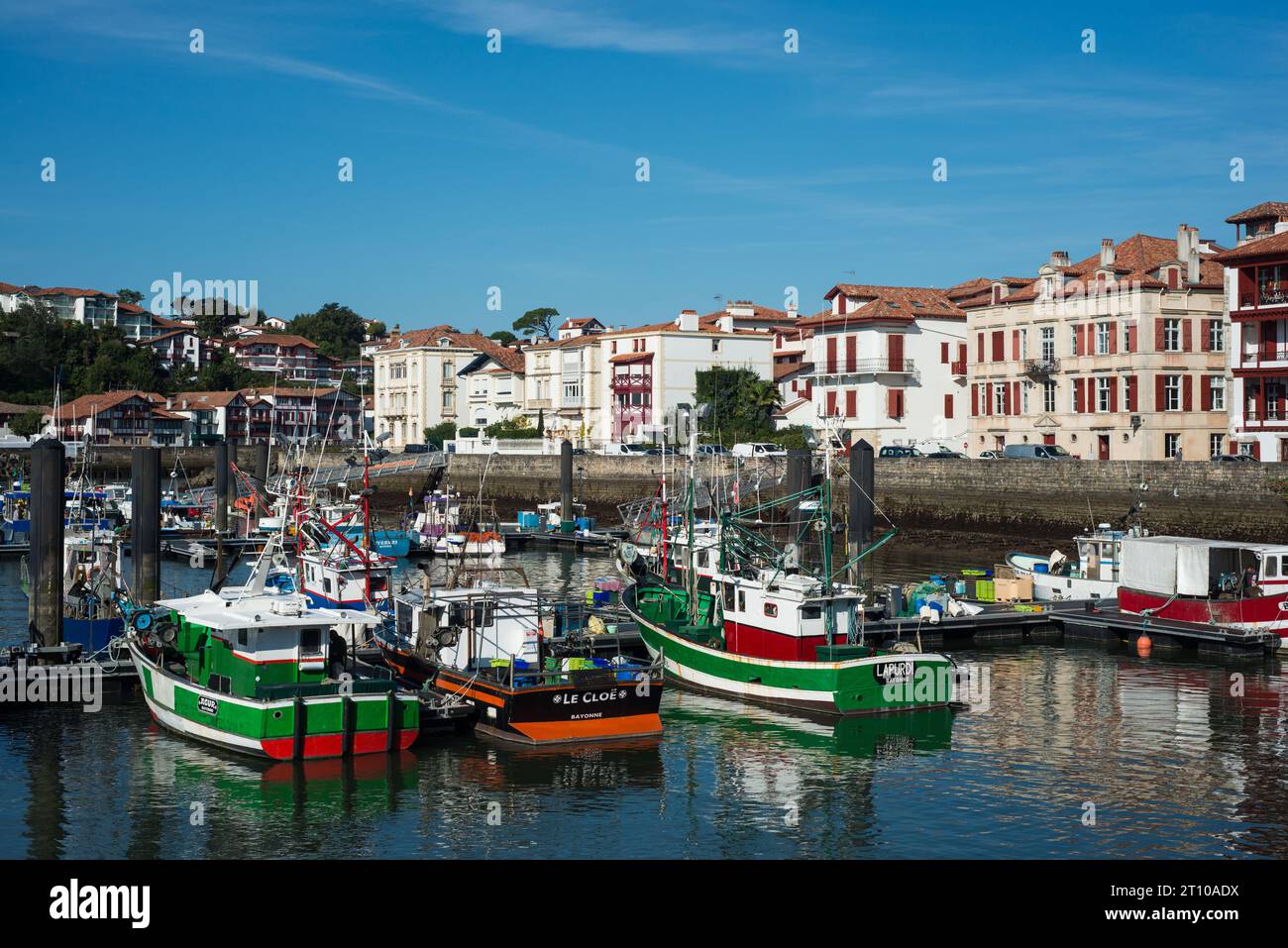 Port de pêche à Saint Jean de Luz, Côte des Basques, France Banque D'Images