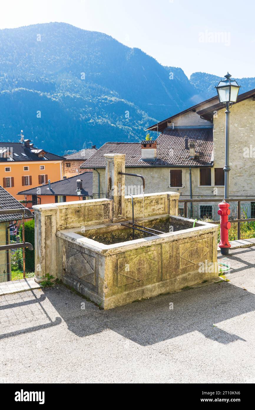 Italie Trentin le village de Pieve Tesino Banque D'Images