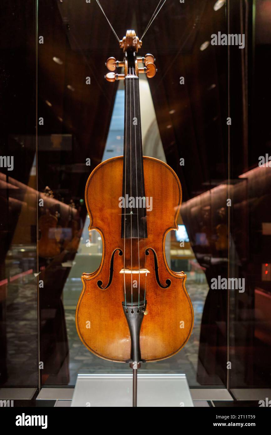 Violon Stradivarius rare au Museo del Violino (Musée du violon) à Crémone, Italie, Europe Banque D'Images