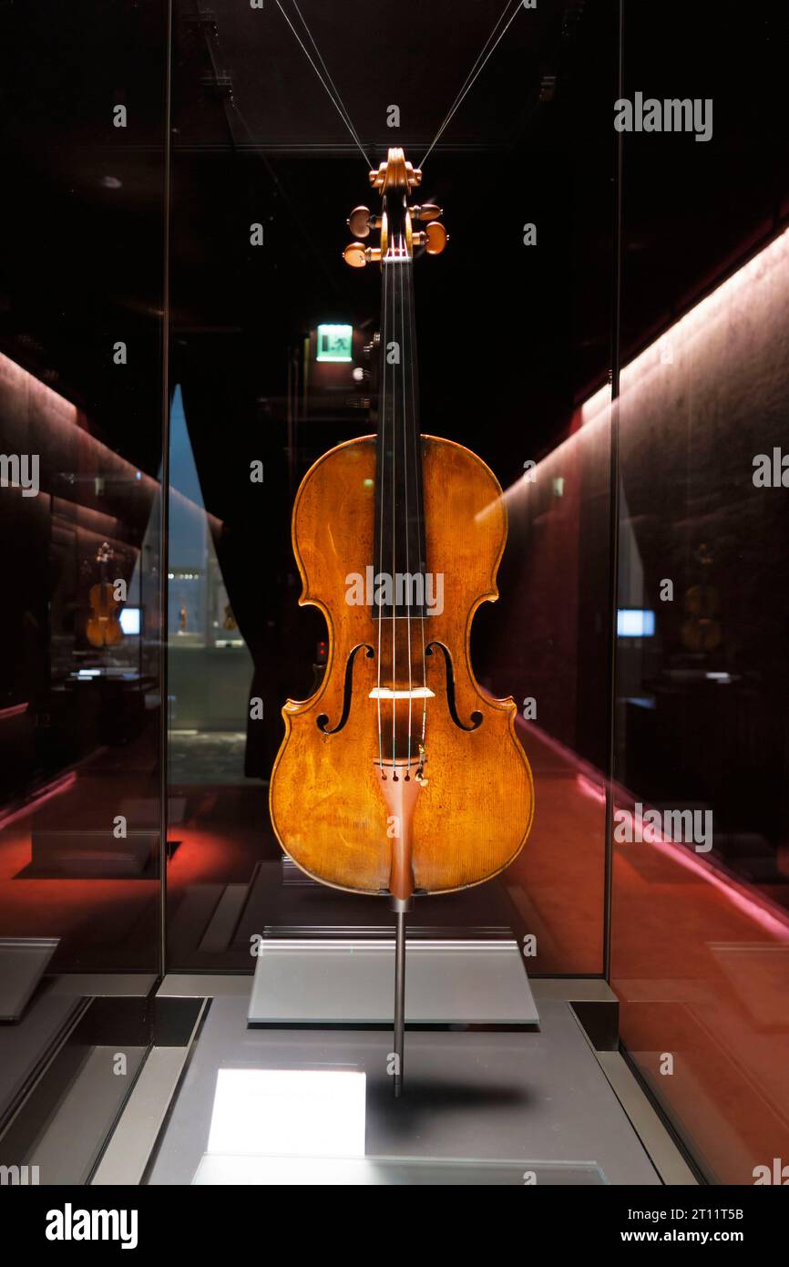 Violon Stradivarius rare au Museo del Violino (Musée du violon) à Crémone, Italie, Europe Banque D'Images