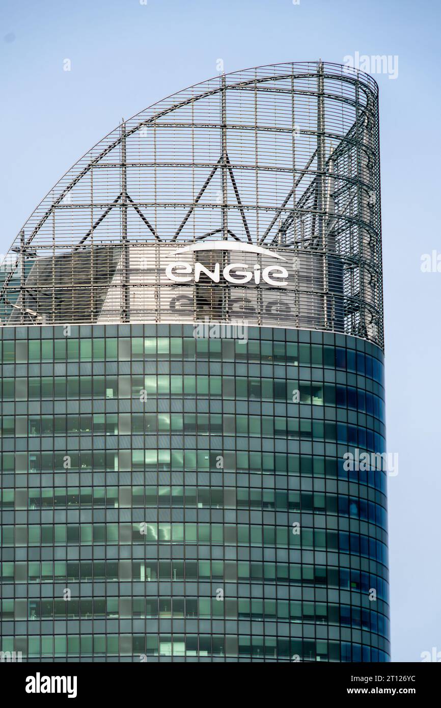 Vue extérieure de la tour abritant le siège social d’Engie, un groupe industriel français de l’énergie Banque D'Images
