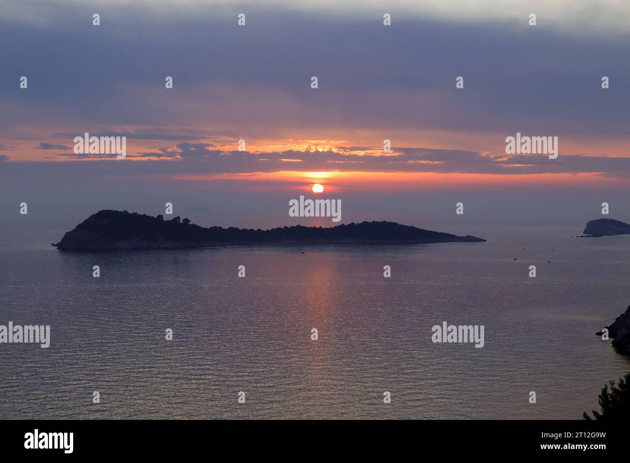Kroatien Sonnenuntergang Meer sonne Sommer bunter Himmel croatie coucher de soleil mer soleil été ciel coloré Banque D'Images