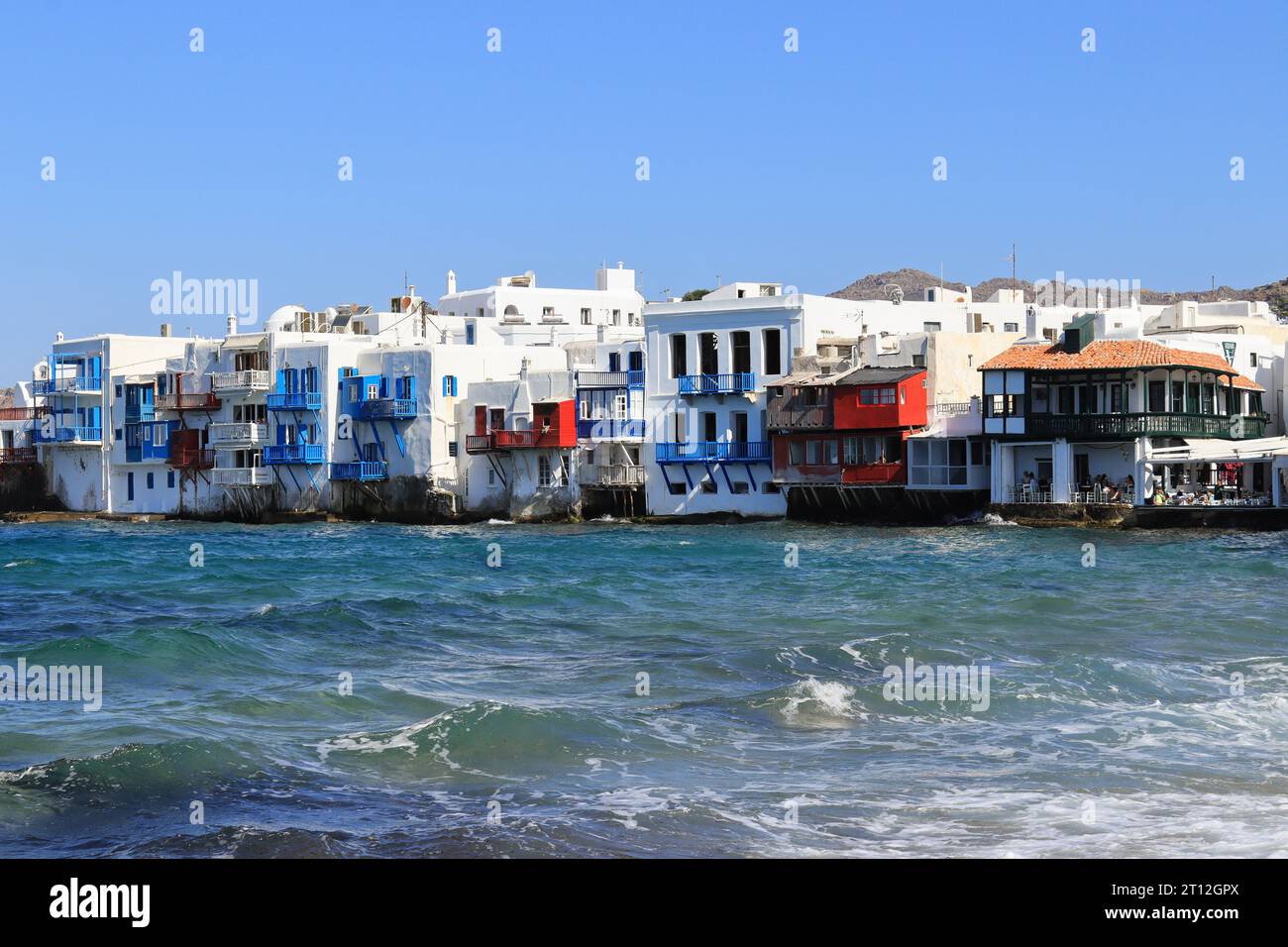 Mykonos Griechenland petite Venise weiße bunte Häuser sommer Meer Oldtown grèce île blanche maisons d'été mer Banque D'Images