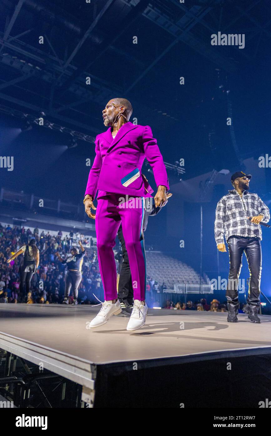 8 octobre 2023, Jacksonville, Floride, États-Unis : KIRK FRANKLIN se produit à Jacksonville, Floride, États-Unis, au Vystar Veterans Memorial Arena (crédit image : © Dâ€™avril Grant/ZUMA Press Wire) POUR USAGE ÉDITORIAL SEULEMENT! Non destiné à UN USAGE commercial ! Banque D'Images