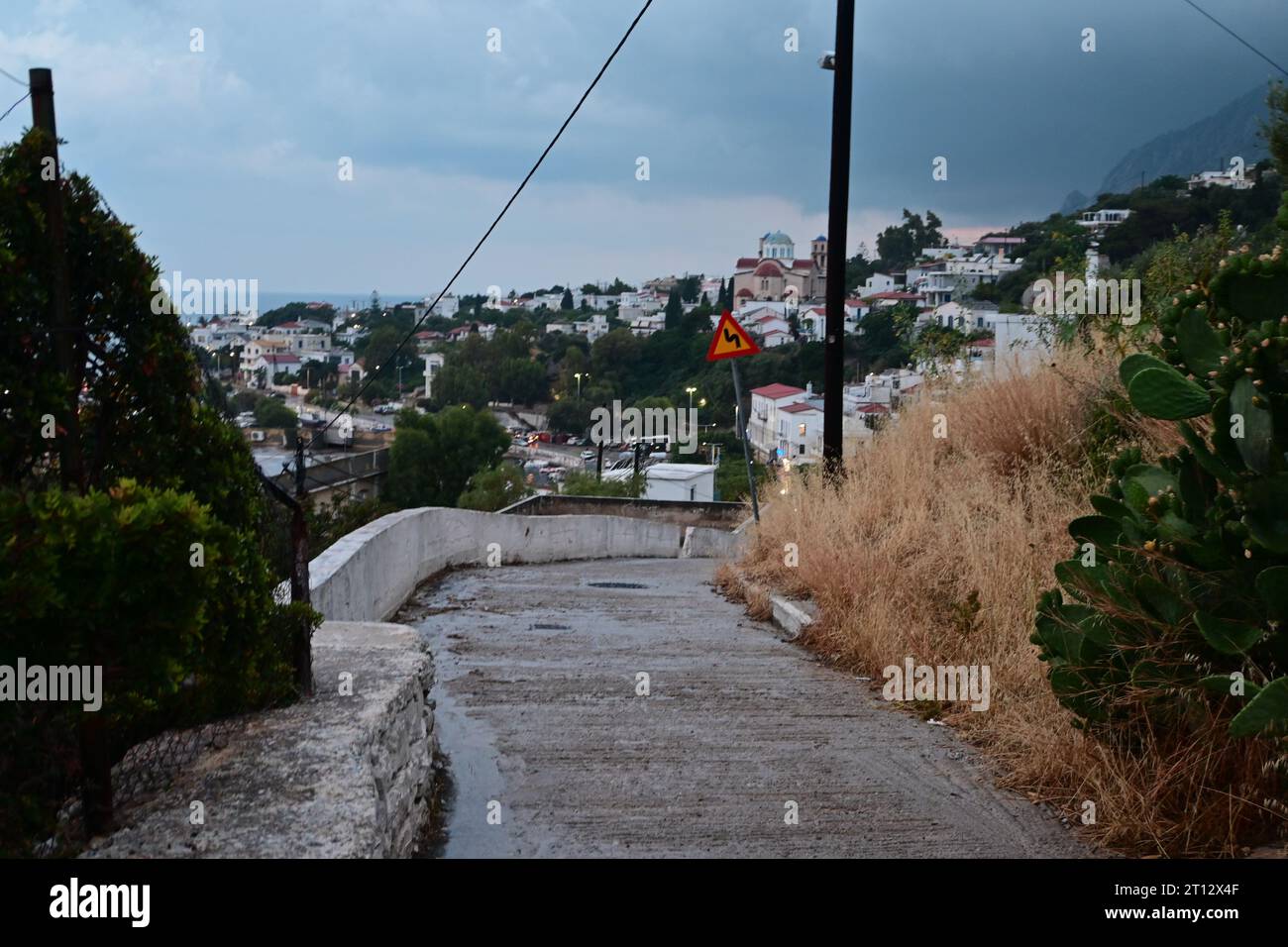 Agios Kirykos, Ikaria Island Grèce - départ par un chemin piétonnier - juin 2023 Banque D'Images