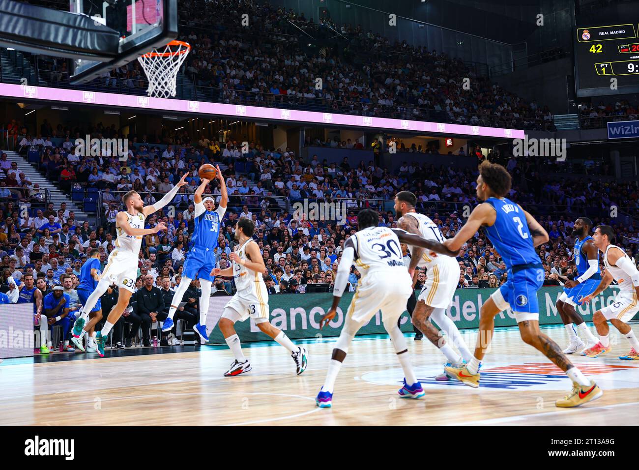 10 octobre 2023 ; WiZink Center, Madrid, Espagne, basket-ball amical, Real Madrid contre Dallas Mavericks ; Seth Curry (Dallas Mavericks) crédit : action plus Sports Images/Alamy Live News Banque D'Images