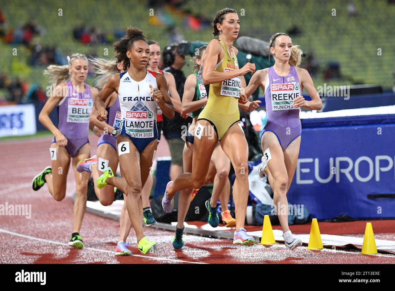 Jemma Reekie (Grande-Bretagne), Christina Hering (Allemagne), Renelle Lamote (France). 800m. Championnats d'Europe Munich 2022 Banque D'Images