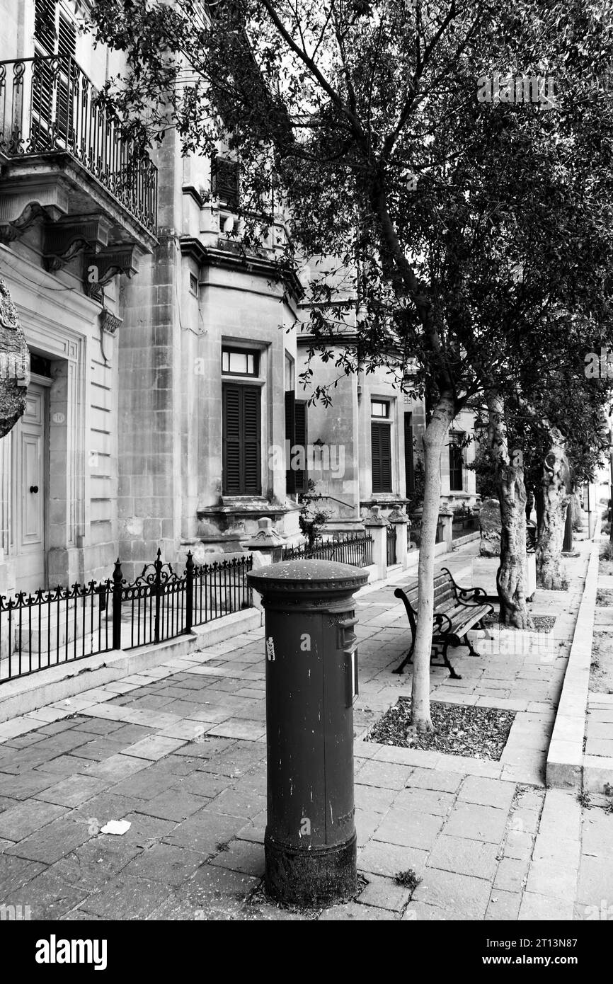 Les rues de la Valette en noir et blanc Banque D'Images