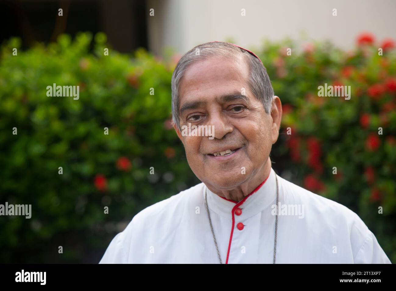 Mgr Theotonius Gomes, né le 9 avril 1939, son installation comme évêque auxiliaire de Dhaka a eu lieu le 28 mai 1996. Il était évêque du diocèse de Dinajpur. Banque D'Images