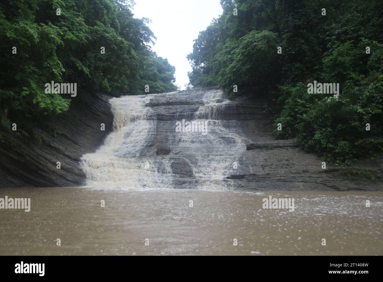 Chittagong Bangladesh 18 septembre 2023, Khoiyachora chutes d'eau en plusieurs étapes à Mirsharai Upazila à Chittagong, Bangladesh.Nazmul islam / alamy en direct nouveau Banque D'Images