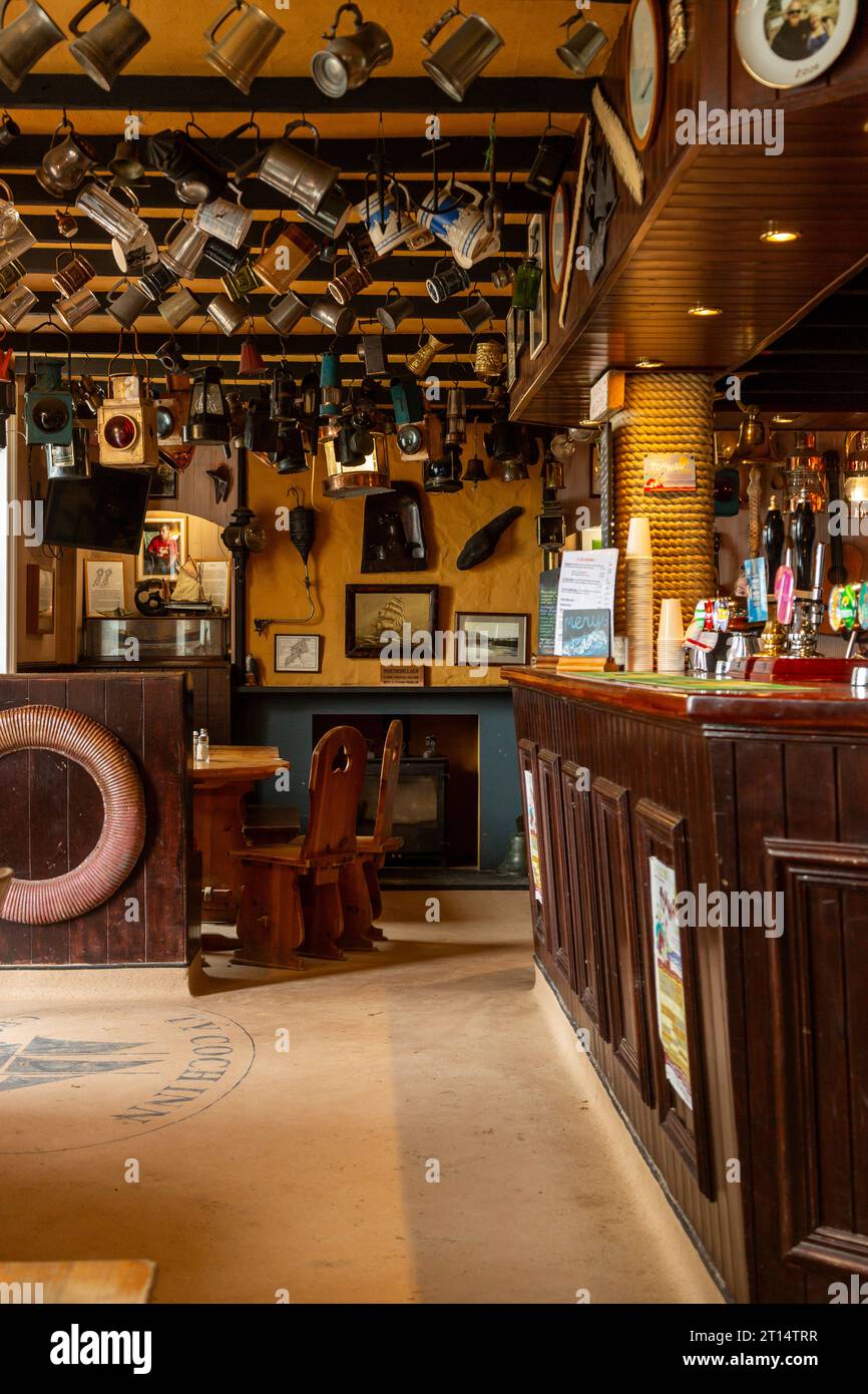 À l'intérieur du Ty Coch Inn, commercialisé comme l'un des dix meilleurs bars de plage dans le monde Banque D'Images