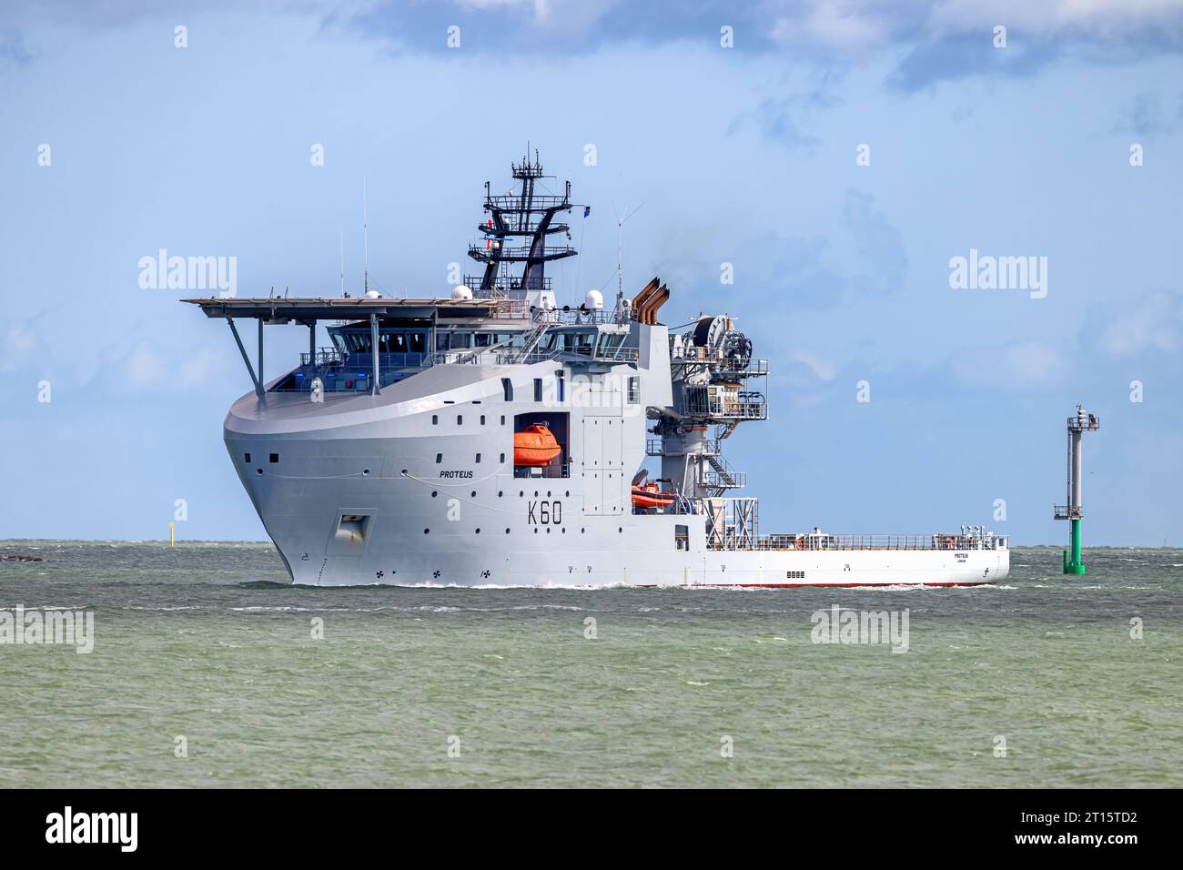 Le RFA Proteus (K60) est un navire de surveillance océanique multi-rôle chargé de protéger l'infrastructure de câbles et de pipelines sous-marins du Royaume-Uni. Banque D'Images