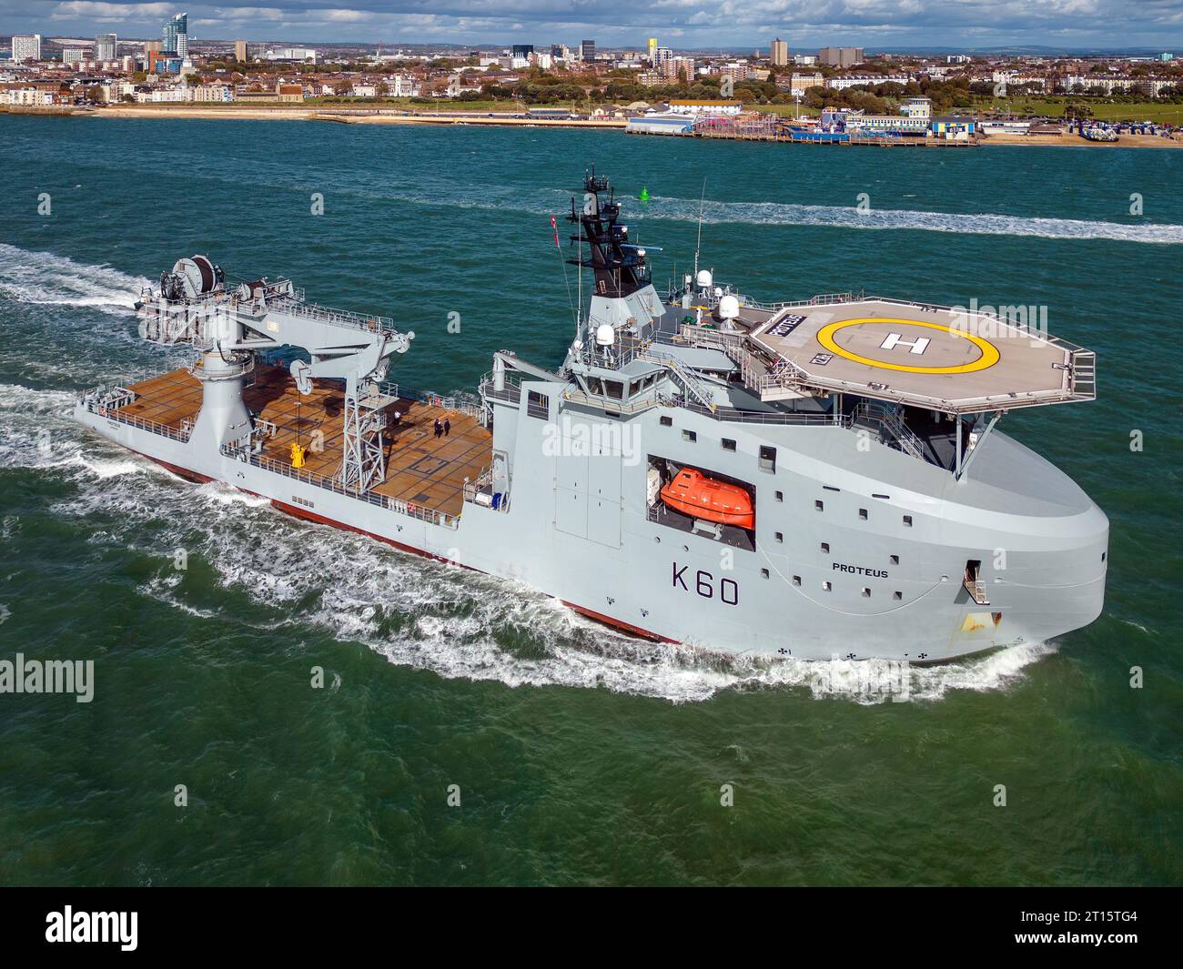 Le RFA Proteus (K60) est un navire de surveillance océanique multi-rôle chargé de protéger l'infrastructure de câbles et de pipelines sous-marins du Royaume-Uni. Banque D'Images