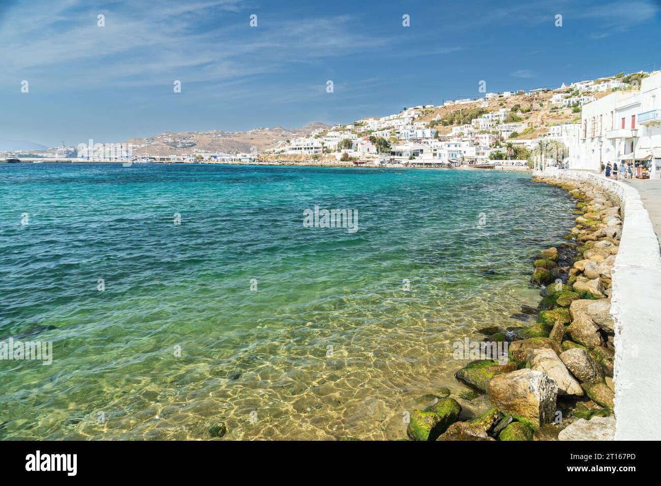 Vue sur la baie de Mykonos Town Bay sur l'île de Mykonos l'une des îles des Cyclades en Grèce Banque D'Images