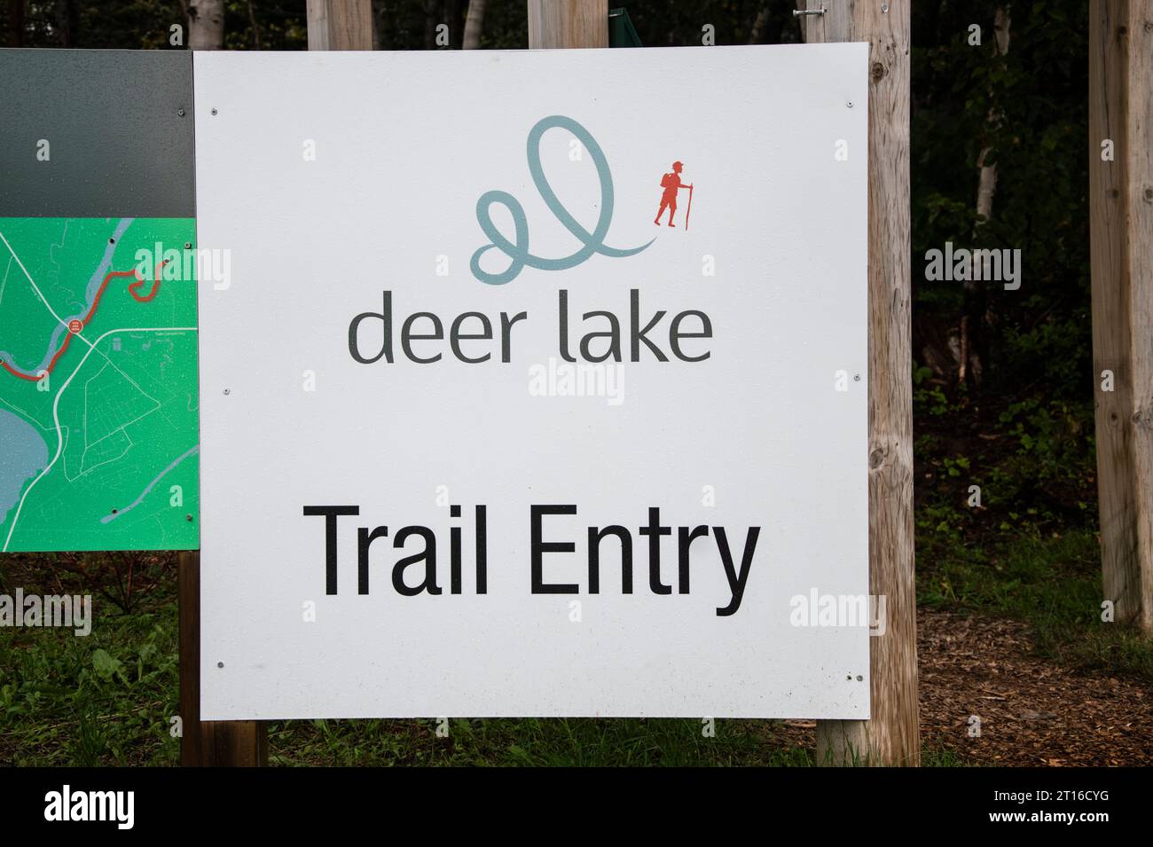 Panneau d'entrée du sentier Deer Lake à Terre-Neuve-et-Labrador, Canada Banque D'Images