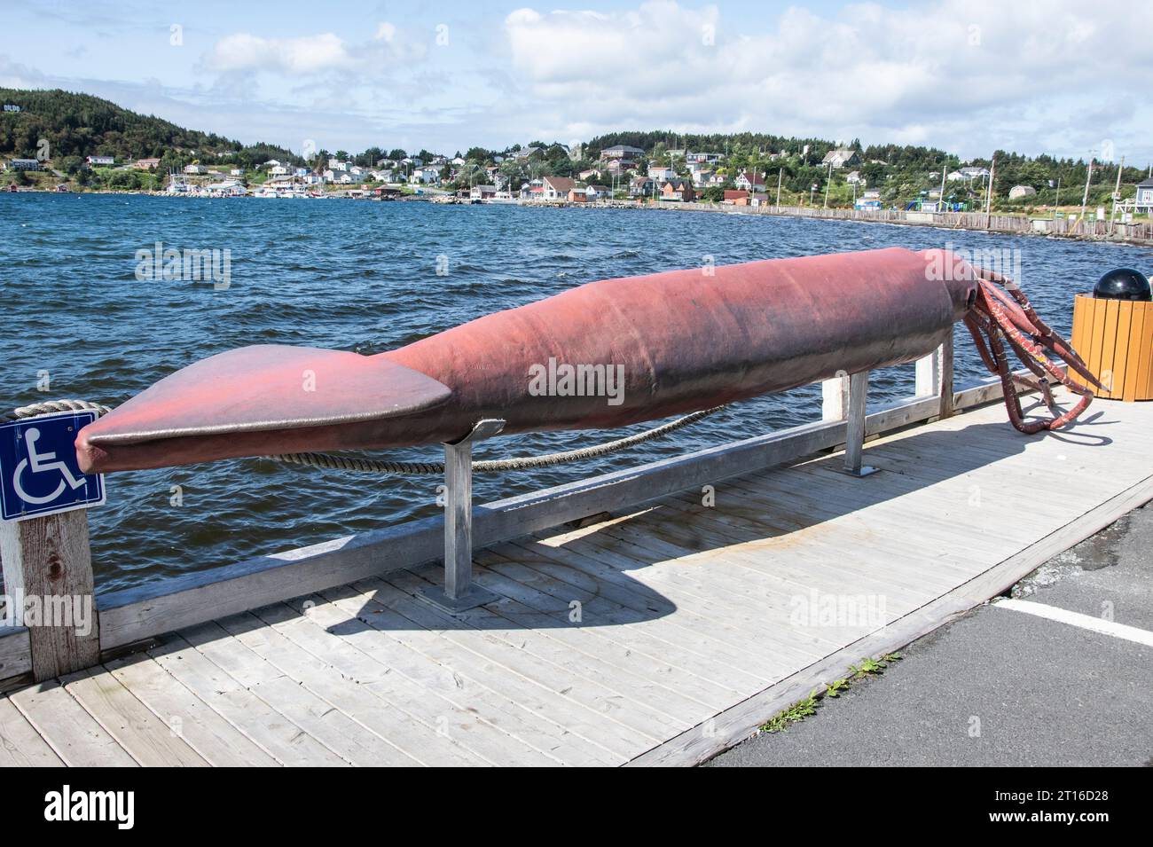 Réplique d'un calmar géant à la Dildo Brewing Company à Terre-Neuve-et-Labrador, Canada Banque D'Images