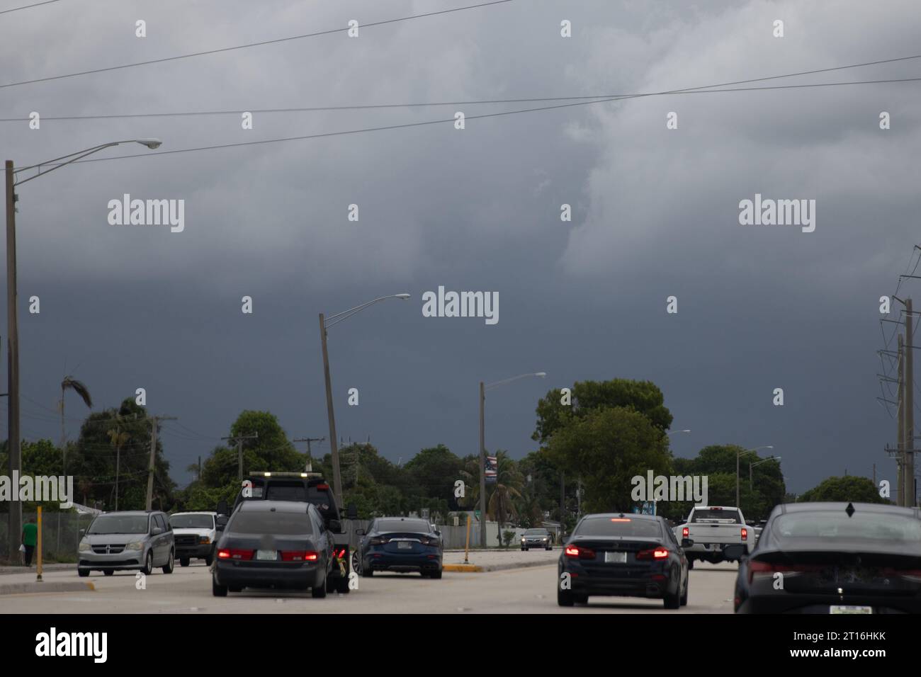 Bandes extérieures de la tempête tropicale Idalia atteignant le sud de la Floride Banque D'Images