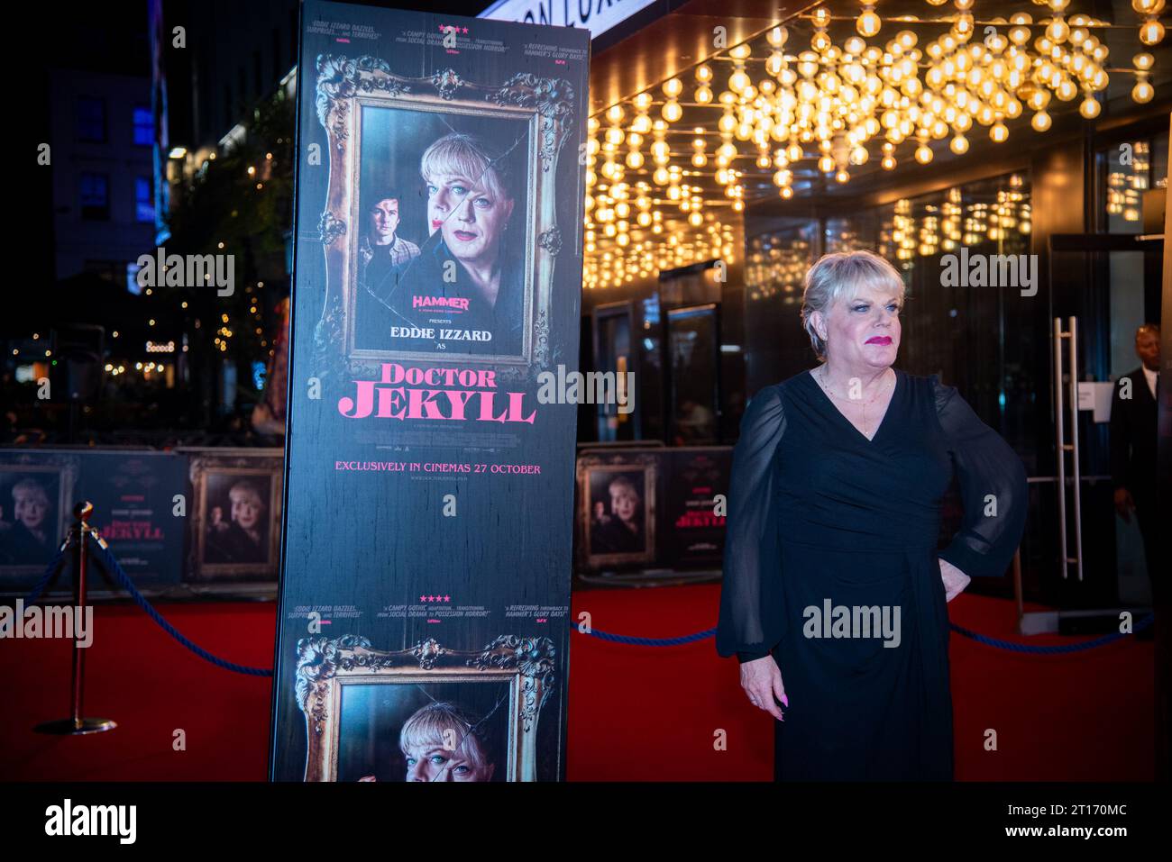 Londres, Royaume-Uni. 11 octobre 2023. Suzy Eddie Izzard assiste à la première mondiale de Doctor Jekyll à Odeon Luxe Leicester Square. (Photo de Loredana Sangiuliano/SOPA Images/Sipa USA) crédit : SIPA USA/Alamy Live News Banque D'Images