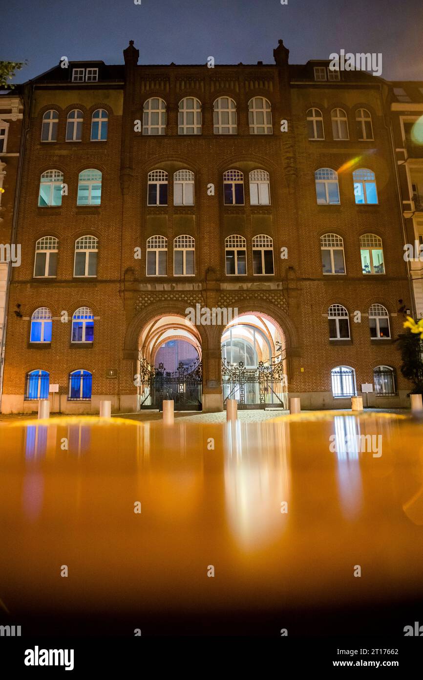 Berlin, Allemagne. 12 octobre 2023. Le bâtiment de façade de la synagogue Rykestraße dans le quartier Prenzlauer Berg de Berlin. Crédit : Christoph Soeder/dpa/Alamy Live News Banque D'Images