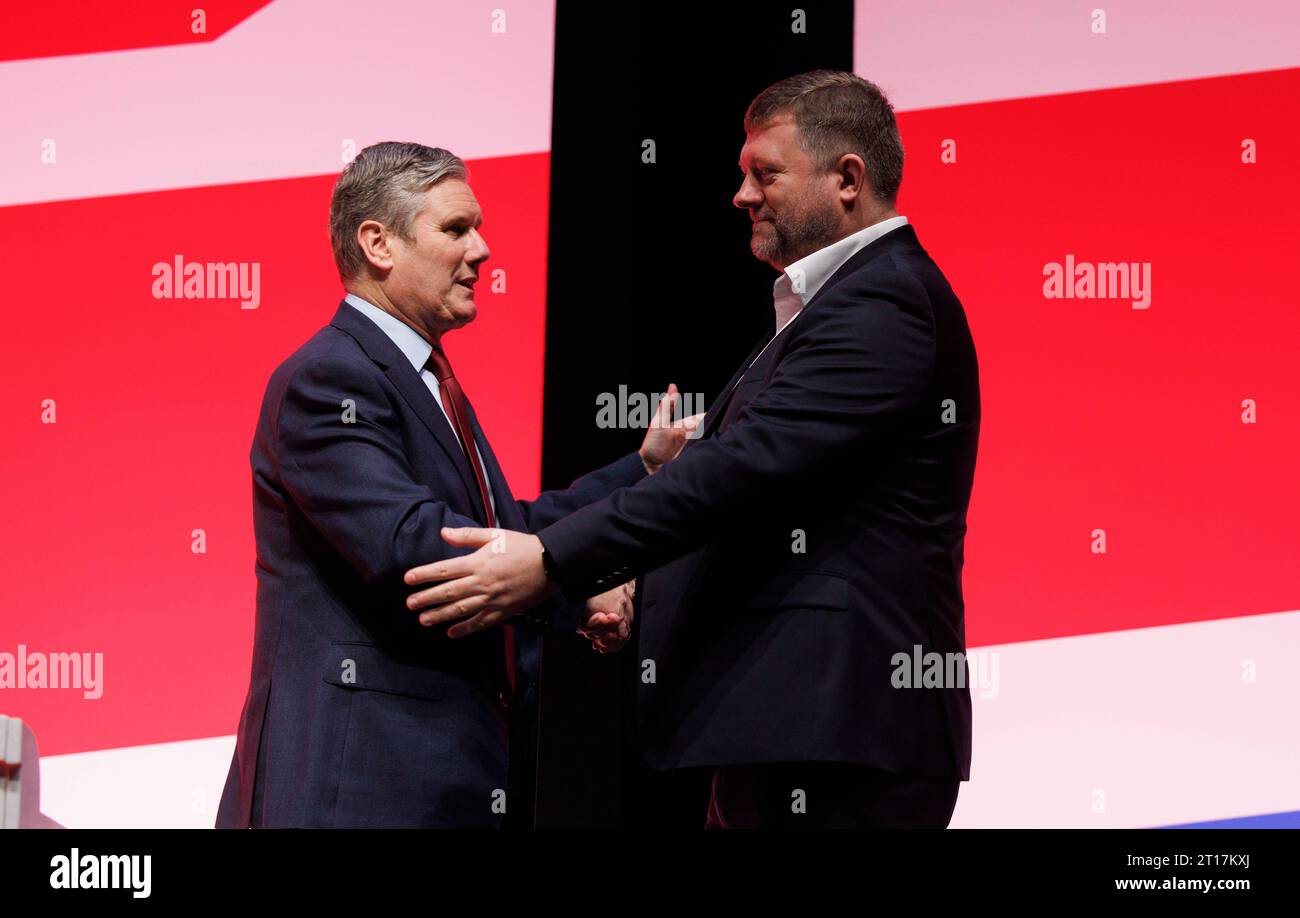 Le politicien ukrainien Oleksandr Korniyenko, président de la Verkhovna Rada, le Parlement ukrainien, s'adresse à la Conférence du Parti travailliste. Banque D'Images