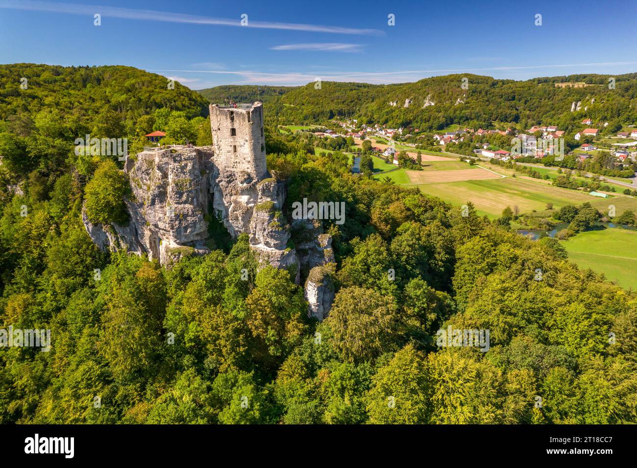 Die Burgruine Neideck in der Fränkischen Schweiz aus der Luft gesehen, Streitberg, Wiesenttal, Bayern, Deutschland | ruines du château de Neideck à Fran Banque D'Images
