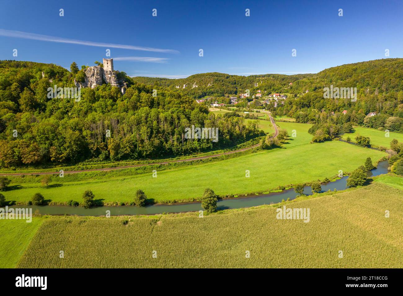 Die Burgruine Neideck in der Fränkischen Schweiz aus der Luft gesehen, Streitberg, Wiesenttal, Bayern, Deutschland | ruines du château de Neideck à Fran Banque D'Images