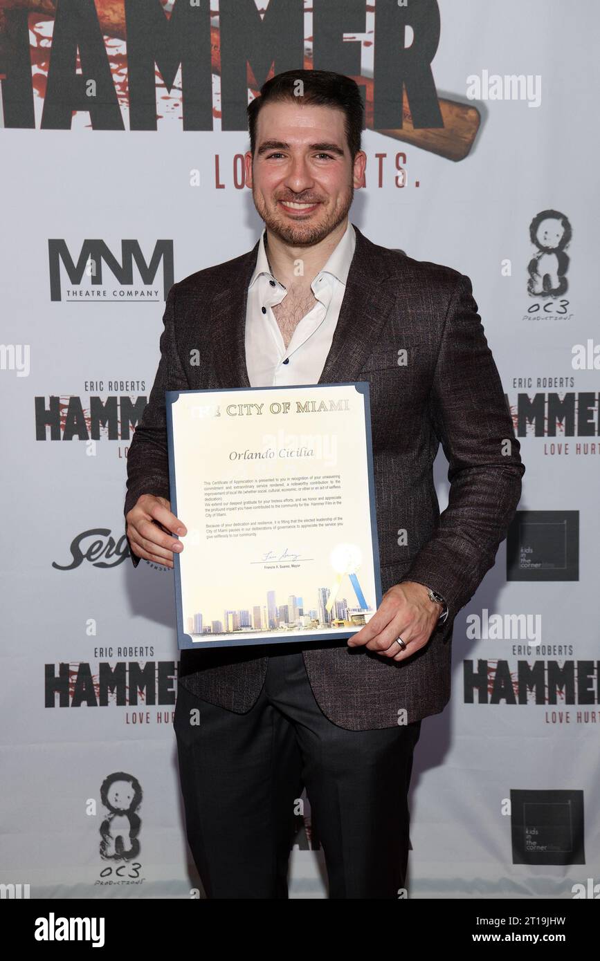 Miami (États-Unis d ' Amérique). 11 octobre 2023. MIAMI, FL-OCT 11 : le producteur, réalisateur Orlando Cicilia III est vu lors de l’avant-première de “HAMMER” au Koubek Center à Miami, Floride, le 11 octobre 2023. (Photo Alberto E. Tamargo/Sipa USA) crédit : SIPA USA/Alamy Live News Banque D'Images