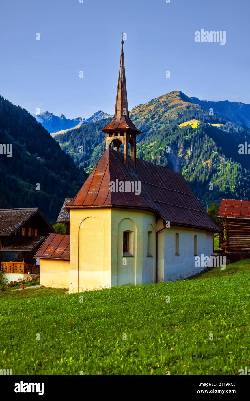 Le St. La chapelle Katharina Campliun est située dans Trun, canton de Graubünden, district de Surselva , Suisse. Banque D'Images
