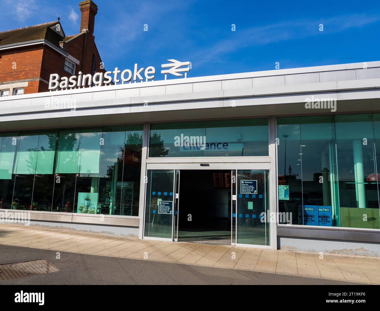 Entrée à la gare de Basingstoke, Basingstoke, Hampshire, Angleterre, Royaume-Uni, GO. Banque D'Images