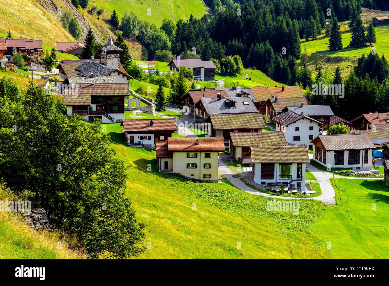 Pittoresque village de Sedrun, région de Surselva dans le canton de Graubünden en Suisse. Banque D'Images