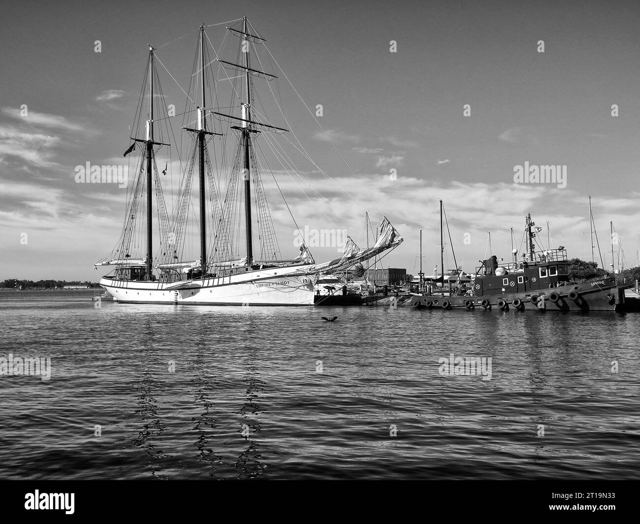 L'Historic Schooner EMPIRE SANDY, achevé en 1943 et connu un service étendu pendant la Seconde Guerre mondiale. Sert maintenant de bateau charter à Toronto, Canada. Banque D'Images