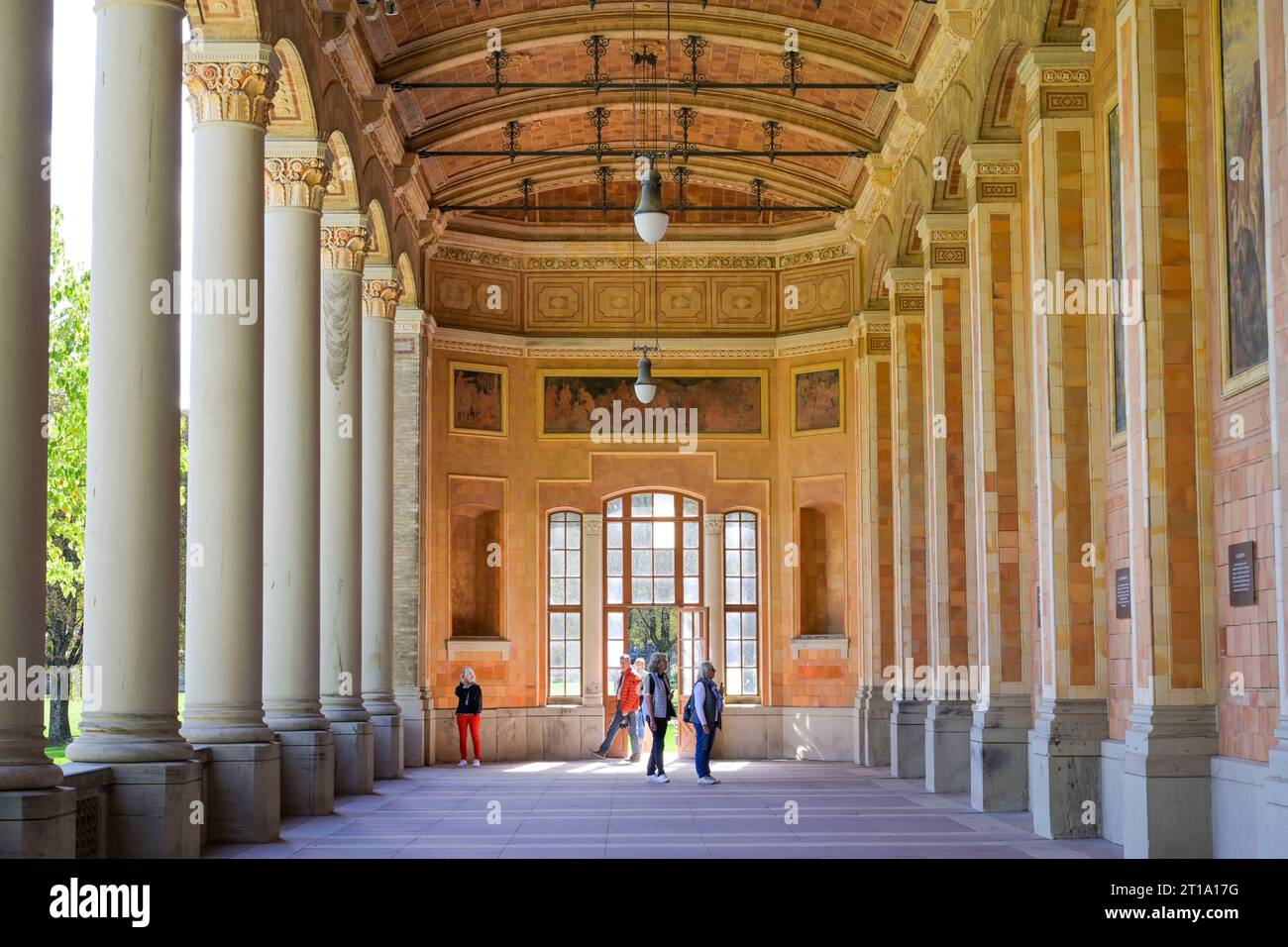 Säulengang, Trinkhalle, Kurpark, Baden-Baden, Bade-Wurtemberg, Allemagne Banque D'Images