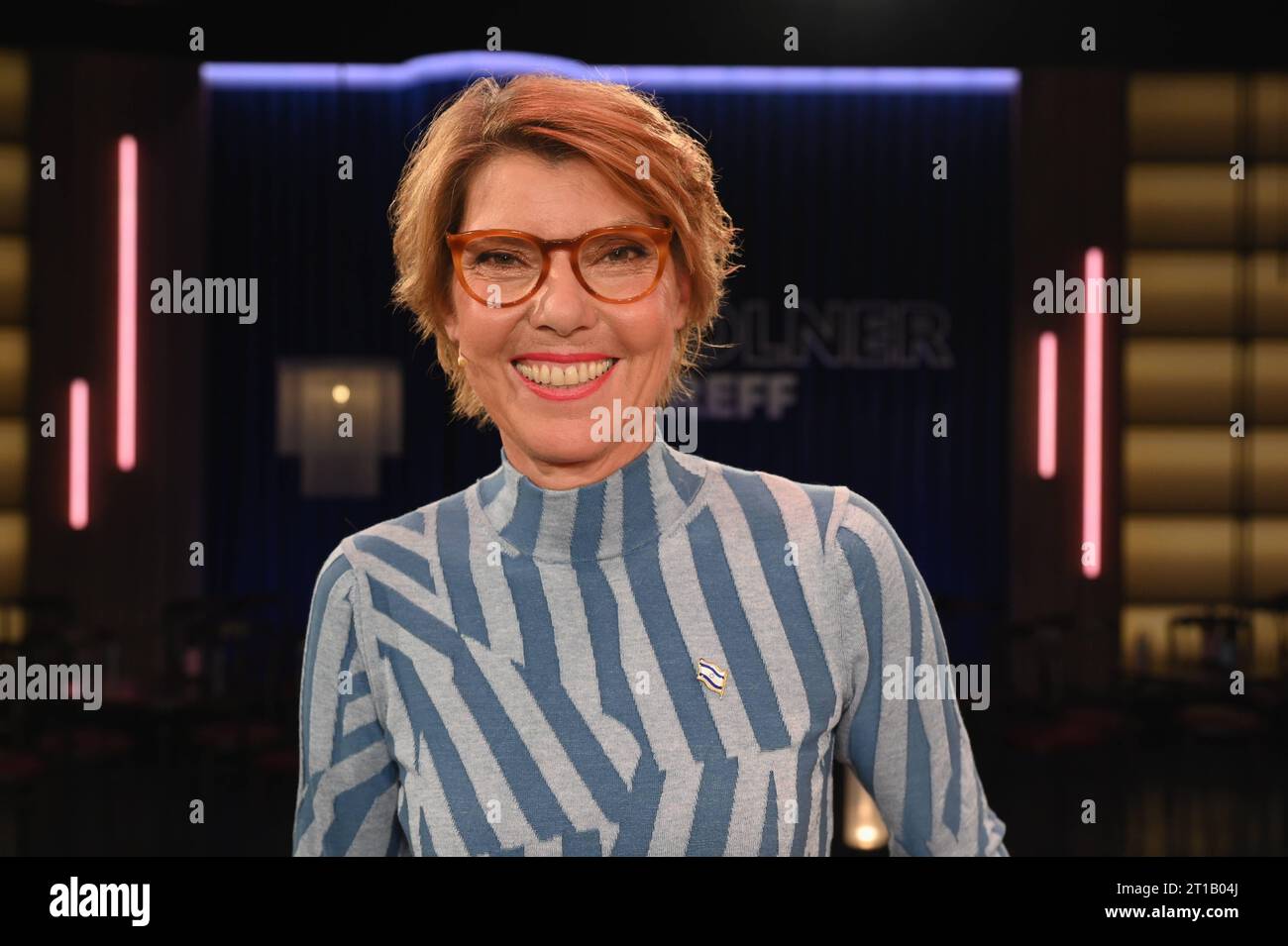 Moderatorin Bettina Böttinger dans ihrer WDR Talkshow Kölner Treff *** modératrice Bettina Böttinger dans son WDR talk show Kölner Treff Credit : Imago/Alamy Live News Banque D'Images