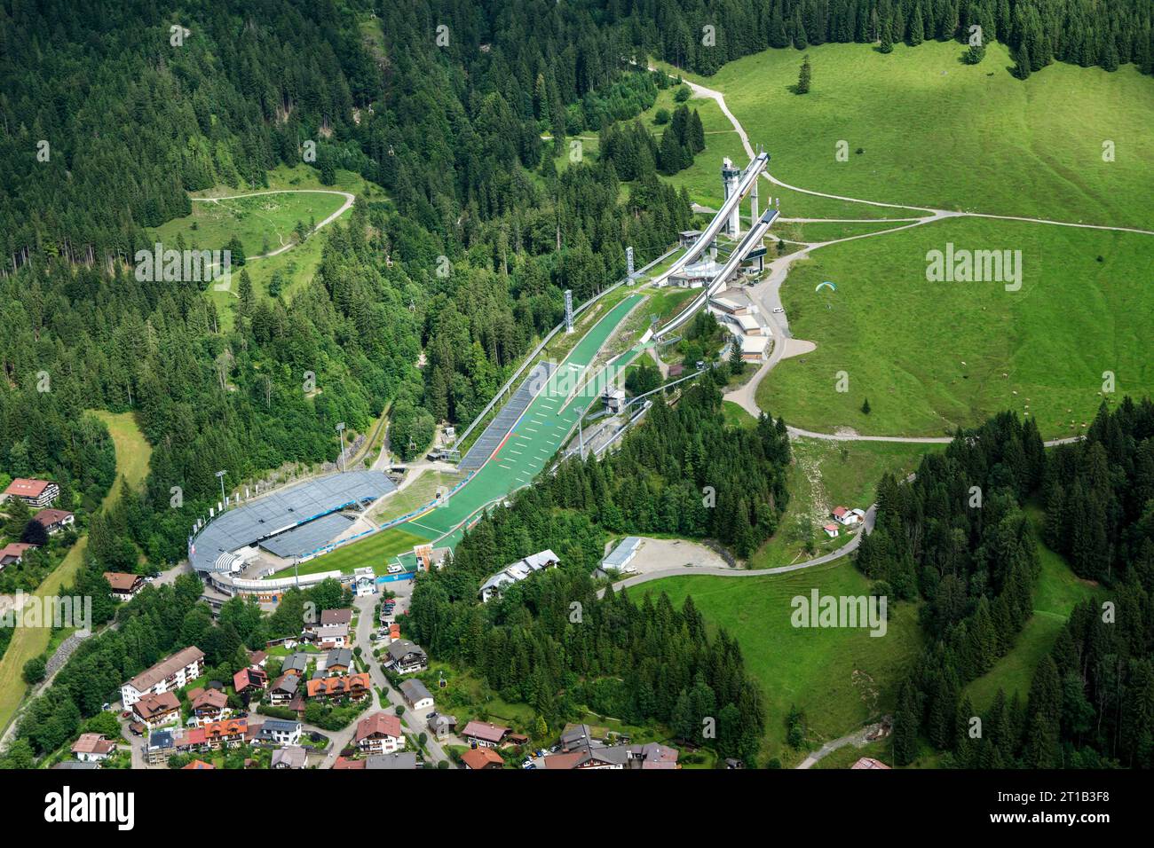 Arène de saut à ski, vue aérienne, vol en parapente, Oberstdorf, Oberallgaeu, Allgaeu, Bavière, Allemagne Banque D'Images