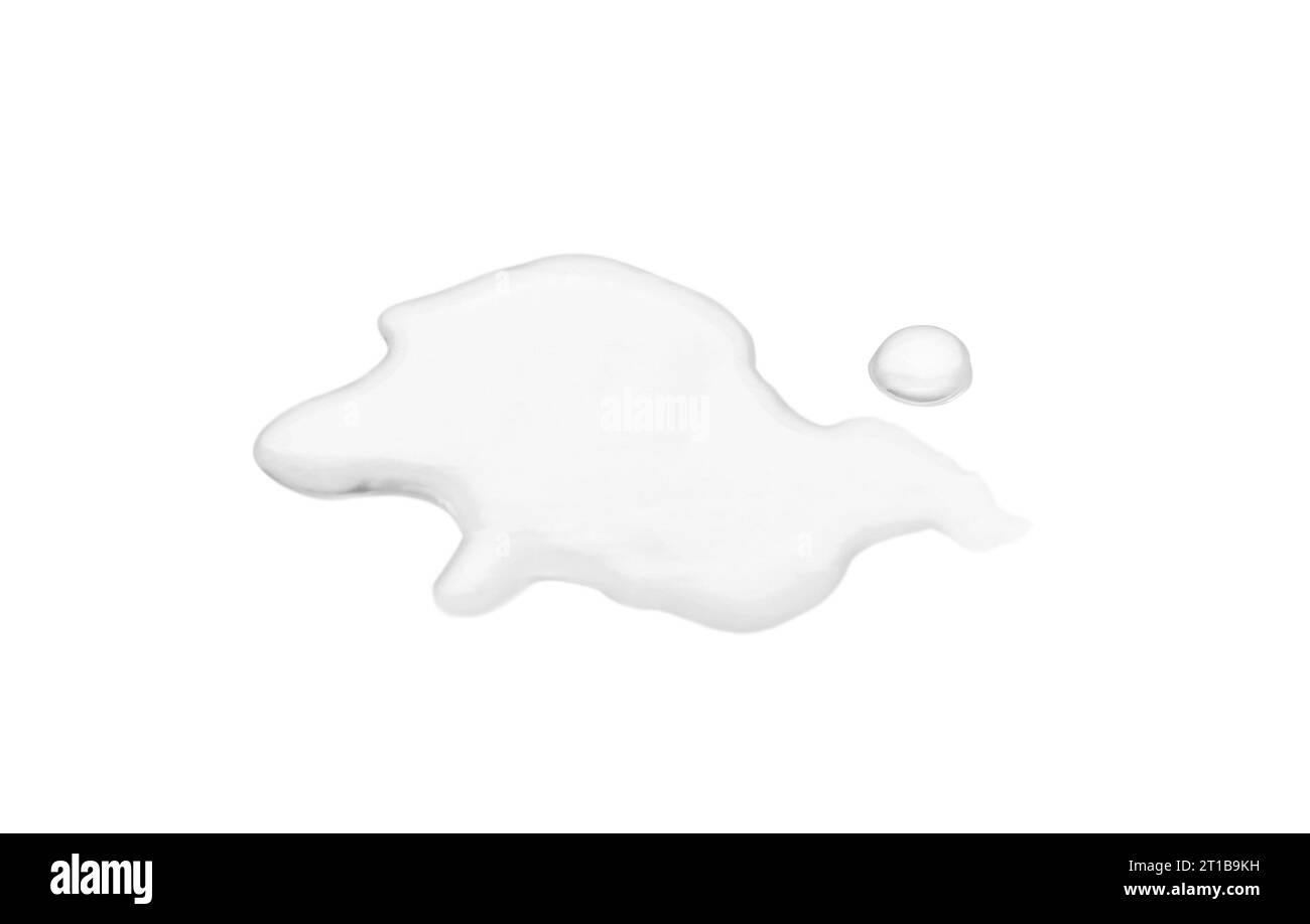 Flaque d'eau pure sur fond blanc Banque D'Images