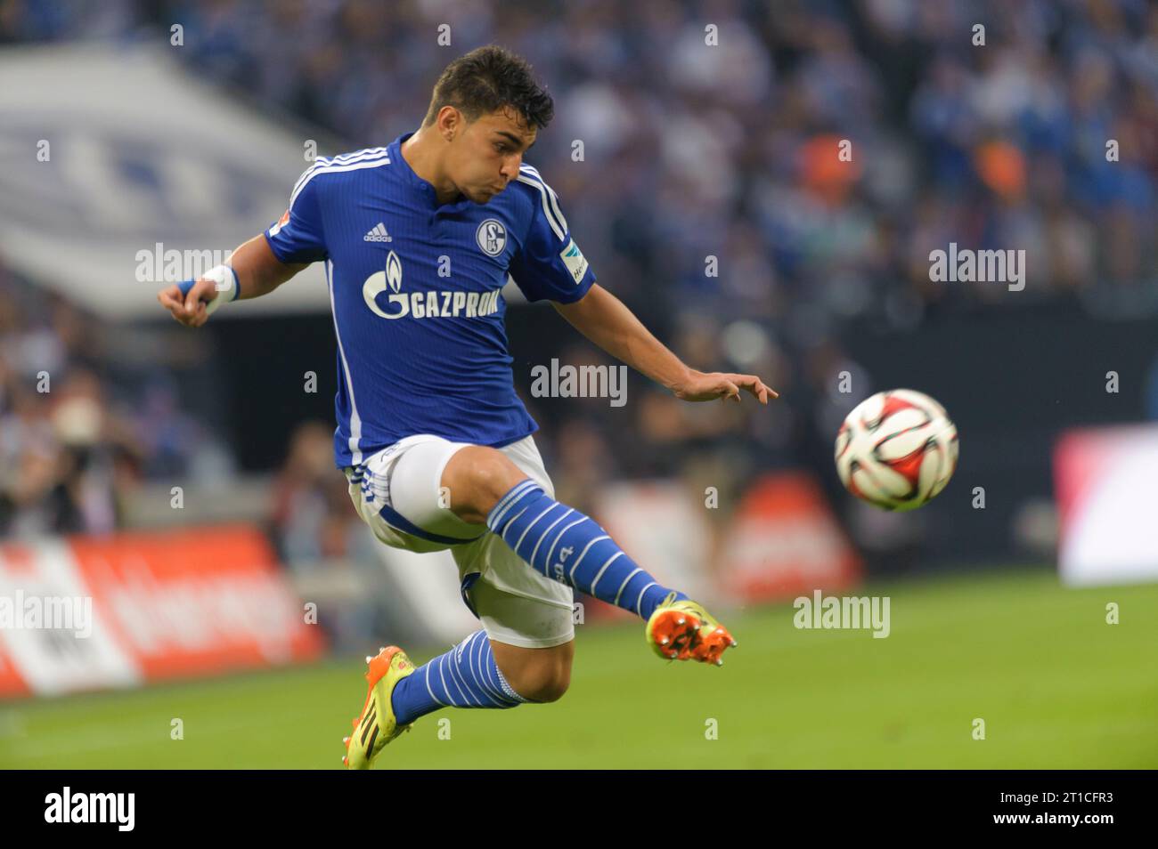 Kaan Ayhan (24 - FC Schalke 04) Aktion FC Schalke 04 - FC Bayern Muenchen 1:1 Fussball Bundesliga saison 2014/2015 à Gelsenkirchen, Deutschland Am 30.08.2014 Banque D'Images
