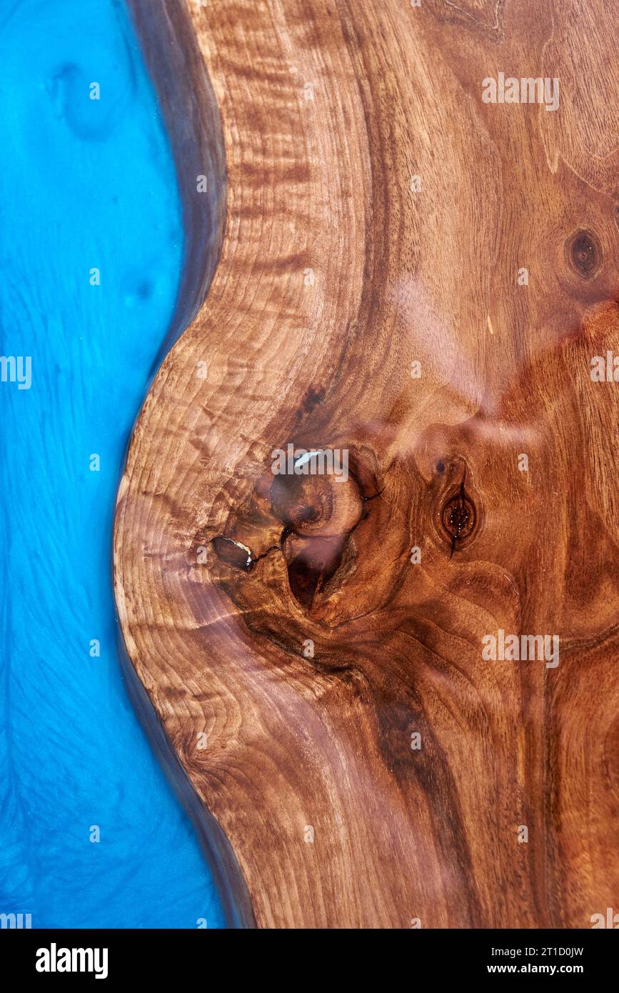Texture d'une table en bois avec résine époxy. personne. Banque D'Images