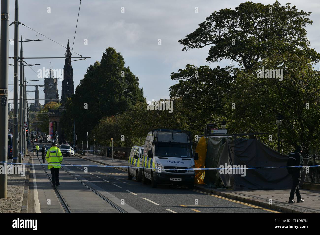 Édimbourg Écosse, Royaume-Uni 13 octobre 2023. Incident de police Princes Street. crédit sst/alamy live news Banque D'Images