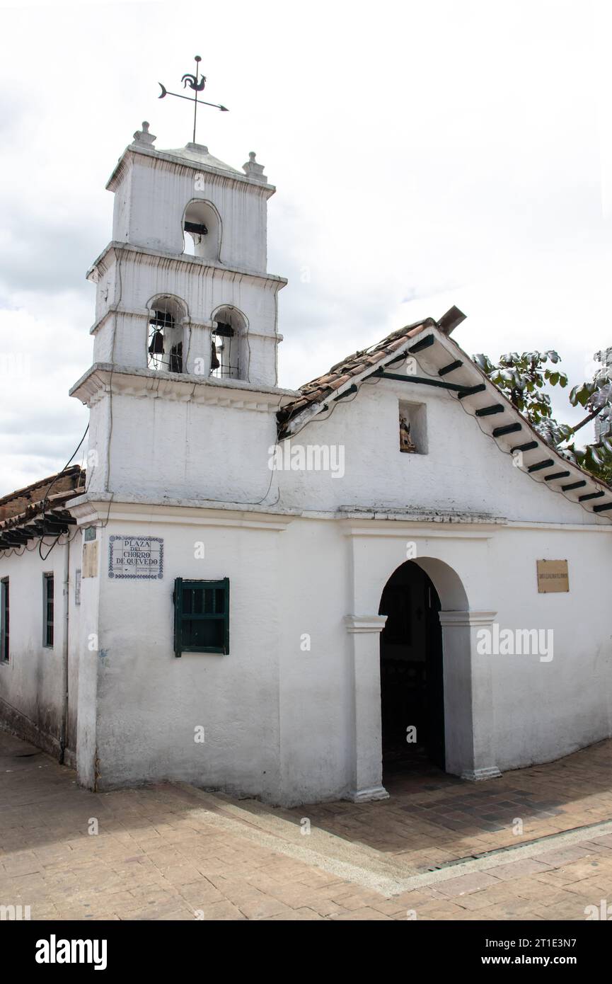 Bogota, Colombie - 2 juillet 2023. Touristes à l'Ermitage de San Miguel del principe dans le célèbre Chorro de Quevedo, l'endroit où Gonzalo Jim Banque D'Images