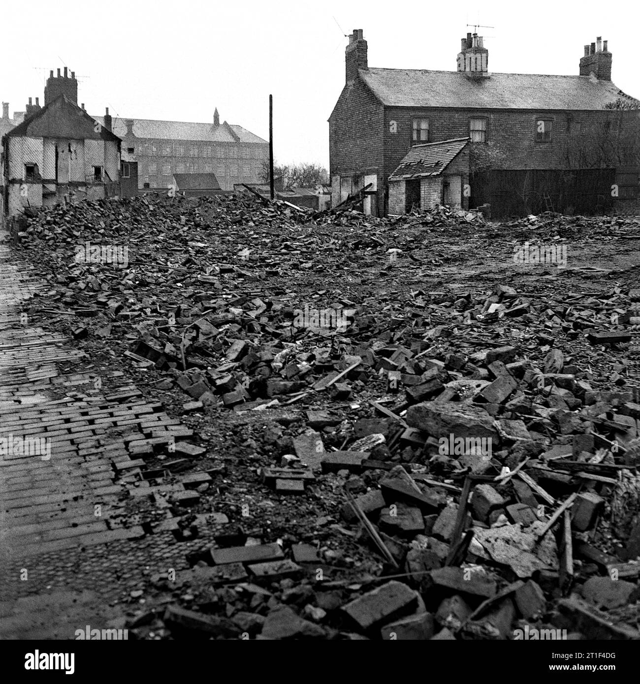 Maisons victoriennes, usines, écoles et autres propriétés démolies pendant le nettoyage des bidonvilles de St ann's victorien, Nottingham. 1969-1972 Banque D'Images