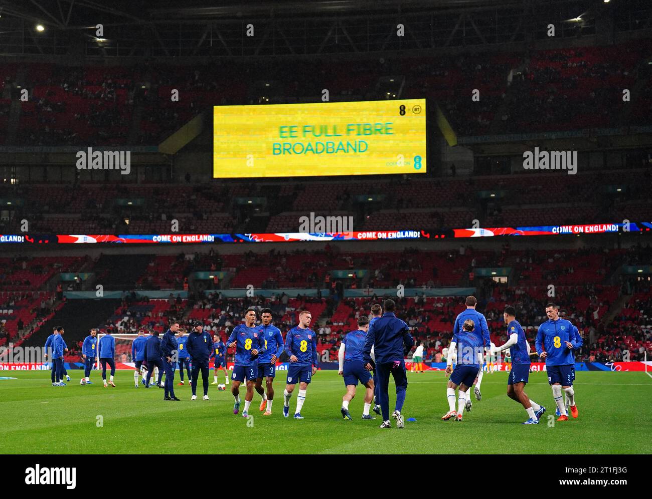 Les joueurs d'Angleterre s'échauffent avant le match amical international au stade de Wembley, à Londres. Date de la photo : Vendredi 13 octobre 2023. Banque D'Images