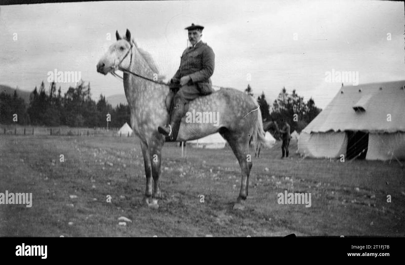 L'Armée britannique en période avant 1914 Direction de l'un des régiments écossais monté sur son cheval. Il s'agit probablement d'un commandant de l'Lothians et le Berwickshire Yeomanry. Banque D'Images