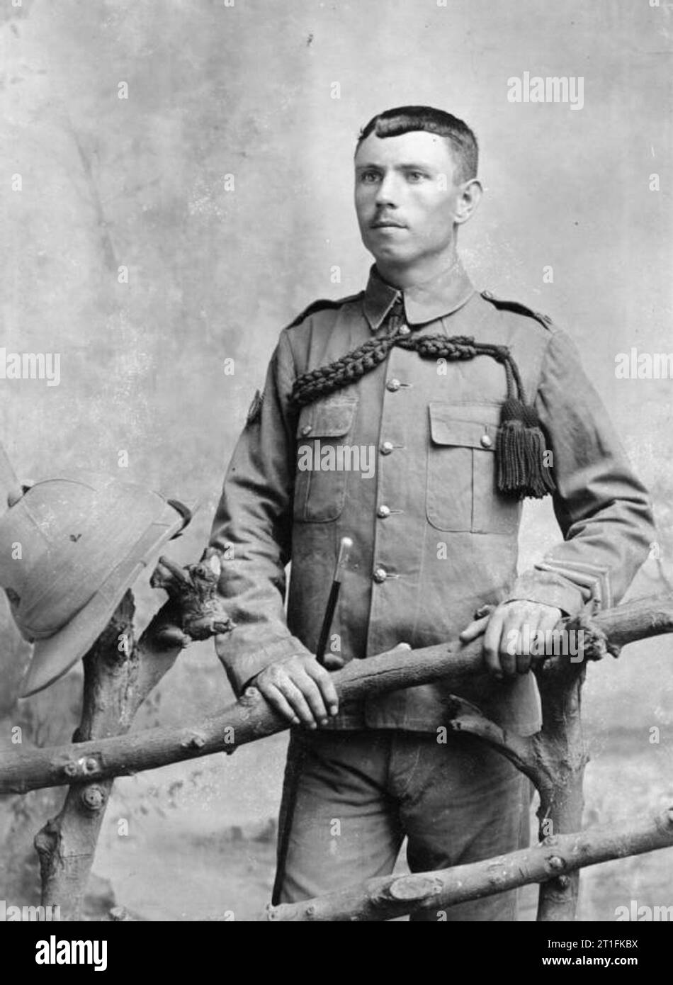 . 1 Bataillon, Gloucestershire Regiment Pte Evans avait terminé 11 années de service militaire avant le déclenchement de la guerre en 1914, lorsqu'il a été immédiatement envoyé sur le front de l'Ouest avec d'entreprise. Il a été porté disparu, âgé de 27 ans, lors de la première bataille d'Ypres le 29 octobre 1914. Il est inscrit sur la porte de Menin à Ypres. Visages de la Première Guerre mondiale En savoir plus sur ce projet du centenaire de la Première Guerre mondiale à www.1914.org/faces. Cette image est tirée des collections IWM. Banque D'Images