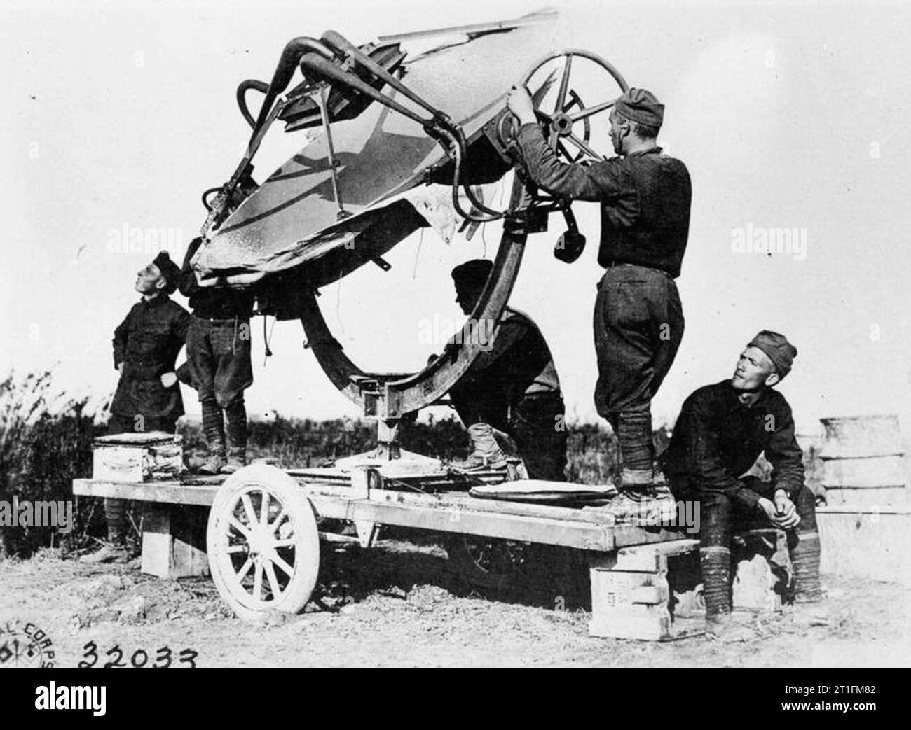 La Guerre anti-aérienne sur le front occidental, 1914-1918 pour localiser paraboloïde Portable Avion (en fonctionnement), le Sous-lieutenant Fred vis de la US Army, Officier responsable, Monyblainville, Meuse. Banque D'Images