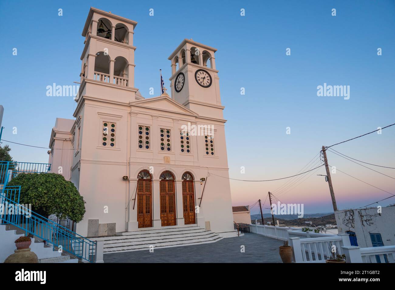 Église Tripiti à l'heure bleue, île de Milos Banque D'Images